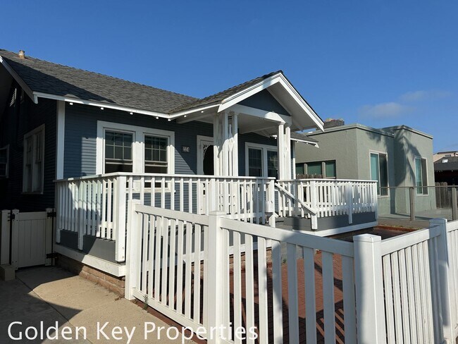 Foto del edificio - Single-Level Home Across from the Beach in...