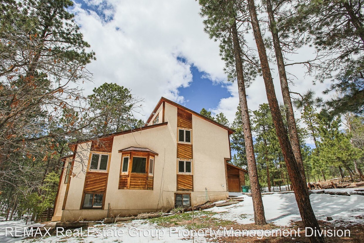 Foto principal - 2727 Evergreen Rd