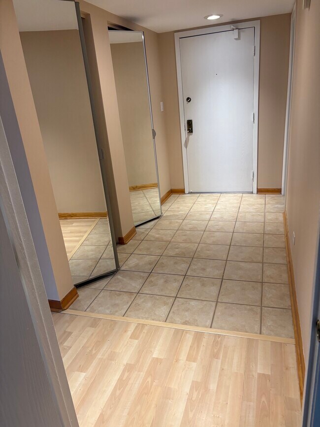 Foto del edificio - 475 Plum Creek Dr