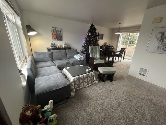 Foto del edificio - 5709 14th Ave NW