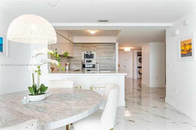 Foto del edificio - 330 Sunny Isles Blvd