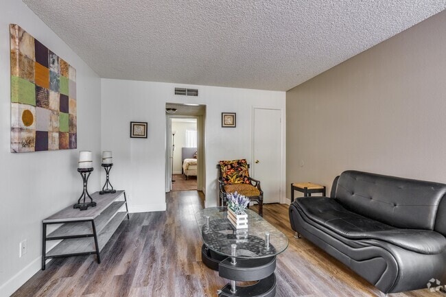 2 BR, 1 BA - 640 SF - Pine Village