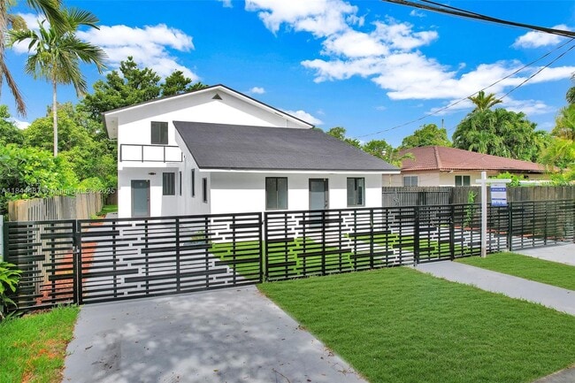 Foto del edificio - 972 SW 44th Ave