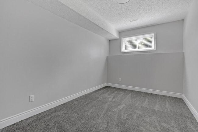 Building Photo - 1422 Noel Crt