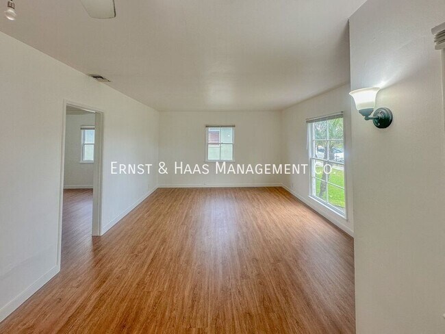 Building Photo - 1618 E 63rd St