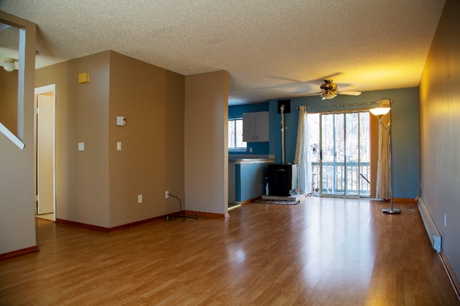 Building Photo - 925 Oronoke Rd