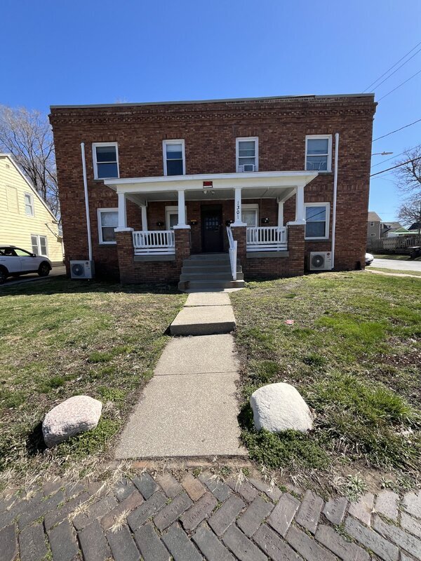 Primary Photo - 1301 E 12th St
