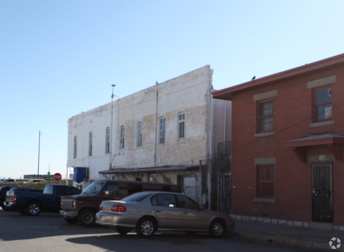 Building Photo - 1029-1031 E Missouri Ave