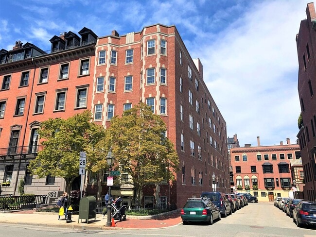 Building Photo - 92 Beacon St