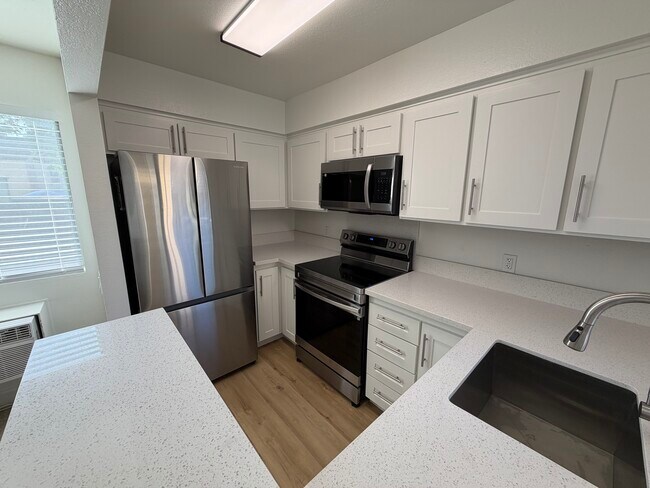 Foto del edificio - 7979 Mission Center Ct