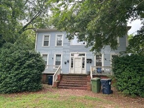 Building Photo - 738 W Poplar St