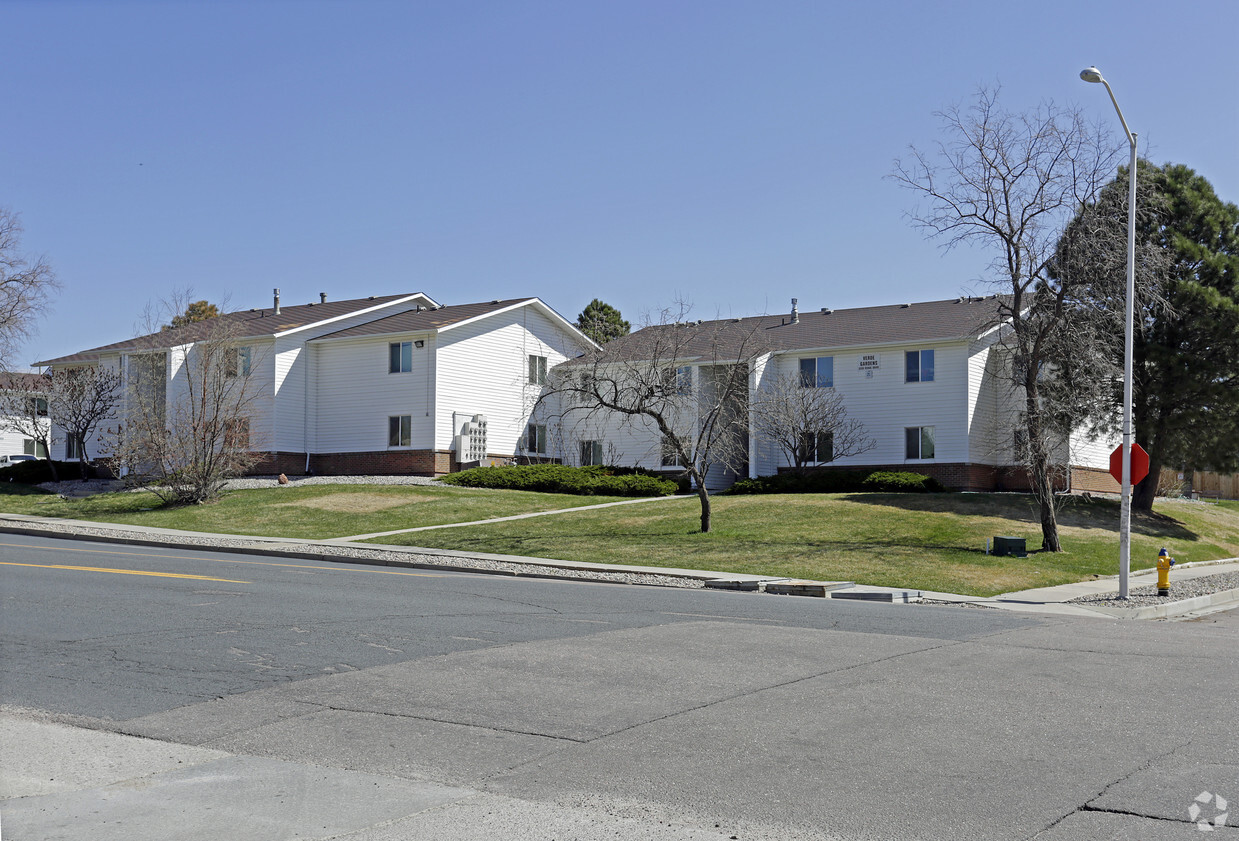 Primary Photo - Garden Apartments