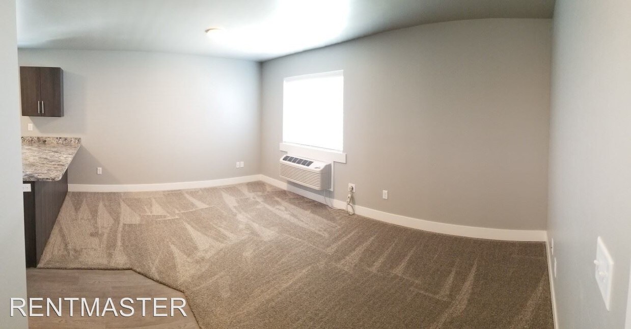 Foto principal - 398 Pioneer Rd