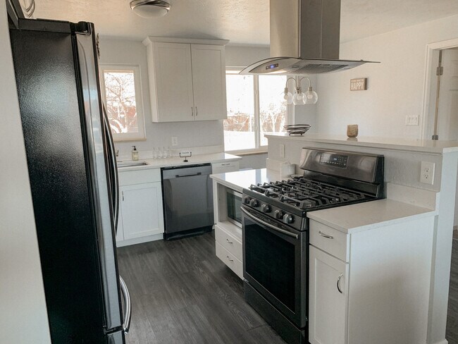 Foto del edificio - 4743 Everett Ct