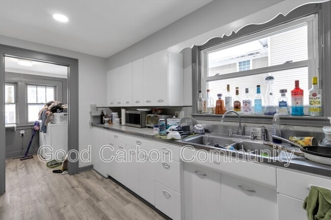 Building Photo - 36 Water St