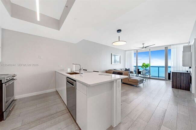Building Photo - 888 Biscayne Blvd