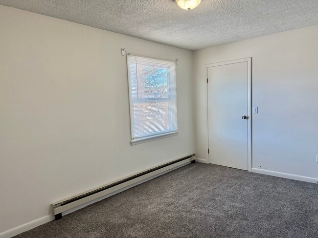 Building Photo - 126 Montcalm Ave