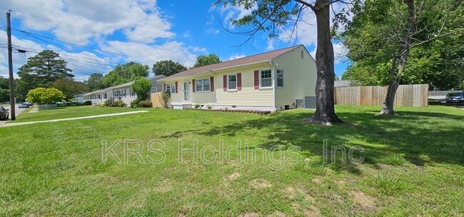 Building Photo - 5000 Arony St