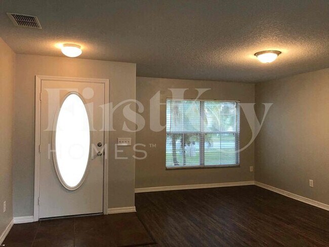 Foto del edificio - 1350 Blackwater Pond Dr