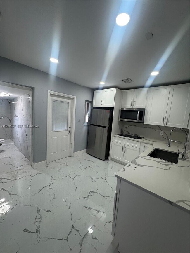 Foto del edificio - 1171 NE 161st Terrace