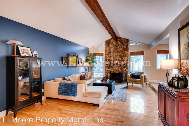 Building Photo - 11380 SW Foothill Dr