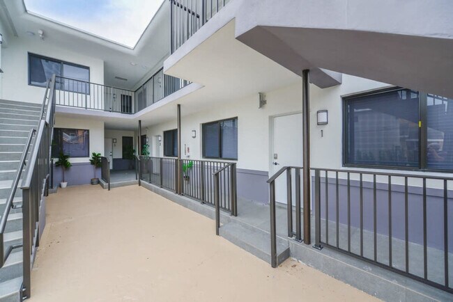 Foto del edificio - 700 SW 11th Ave