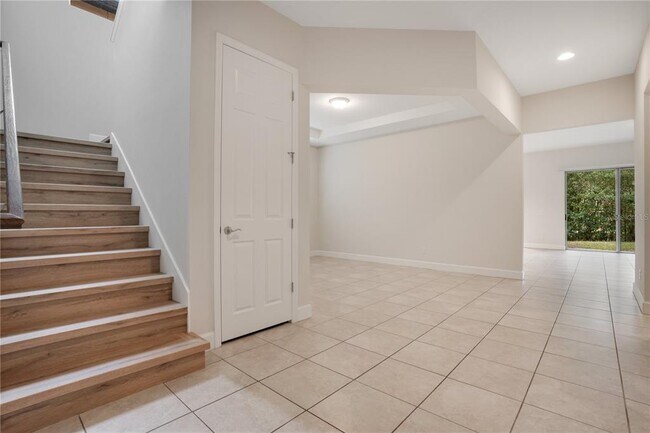 Building Photo - 9283 Royal Estates Blvd