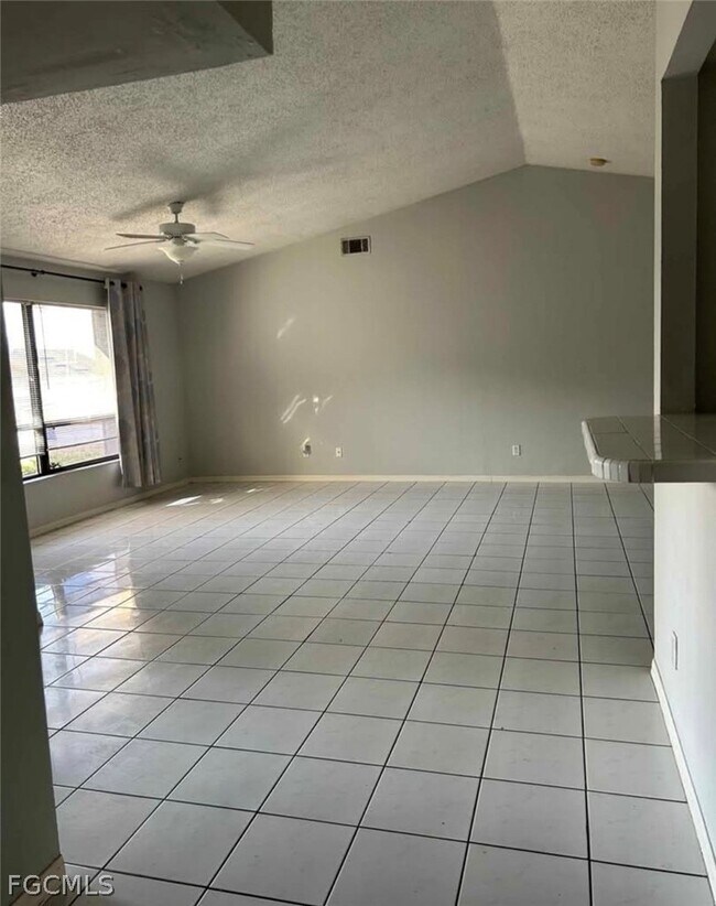 Foto del edificio - 2401 SW 2nd Pl