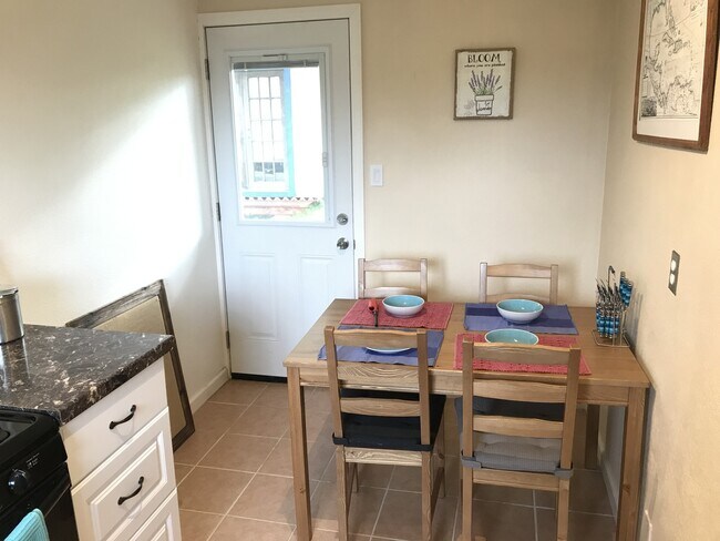 Foto del edificio - Awesome Furnished Cottage in Point Loma Heights