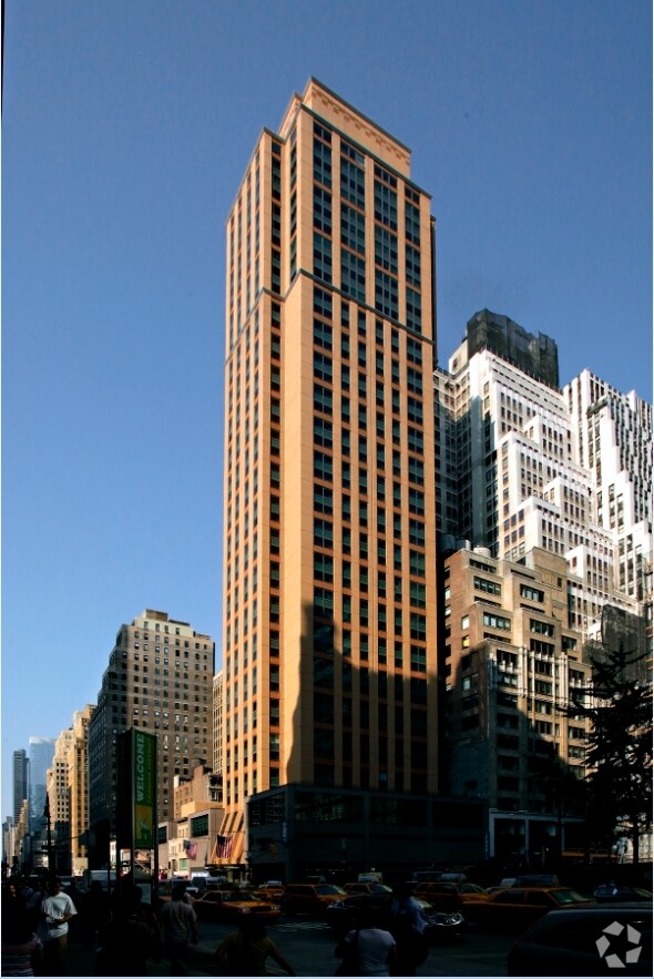 Building Photo - 100 W 39th St