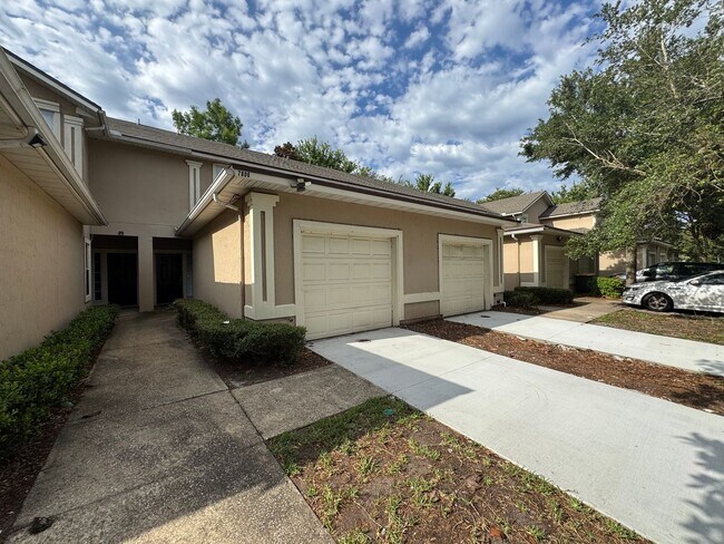 Foto del edificio - Available Now! Westside Timothy's Landing 2/2.5 Townhome with a 1-Car Garage