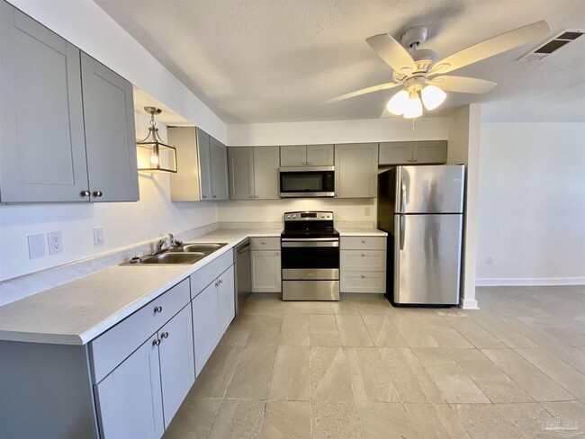 Building Photo - 9553 Lillian Hwy