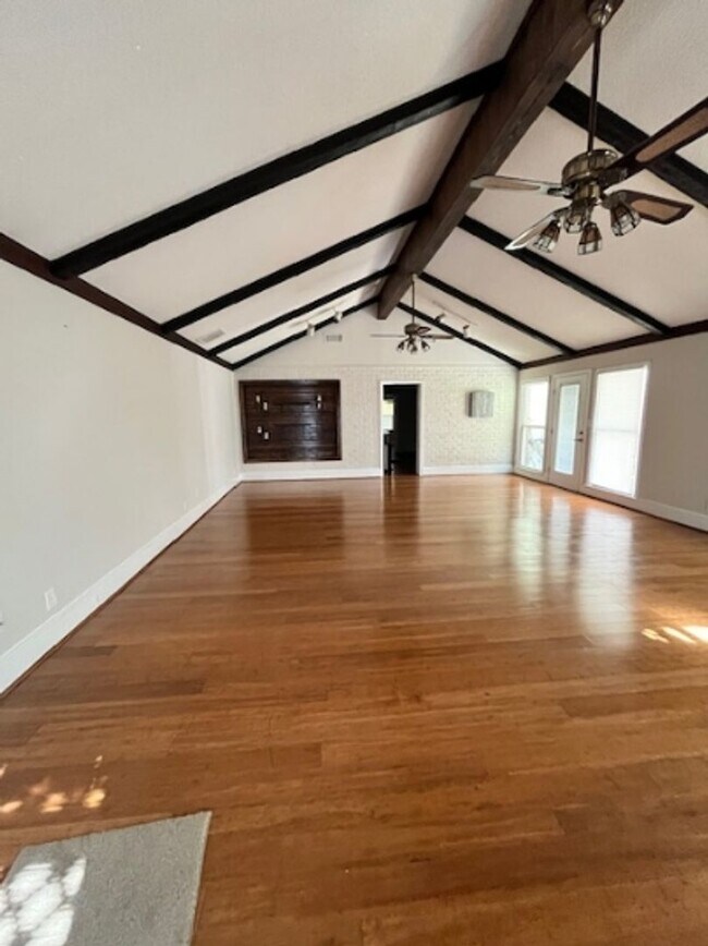 Foto del edificio - Luxury Ranch Living: Pool, Privacy & Premi...