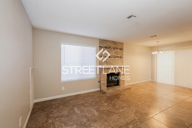 Building Photo - 3 Bedroom in Henderson!