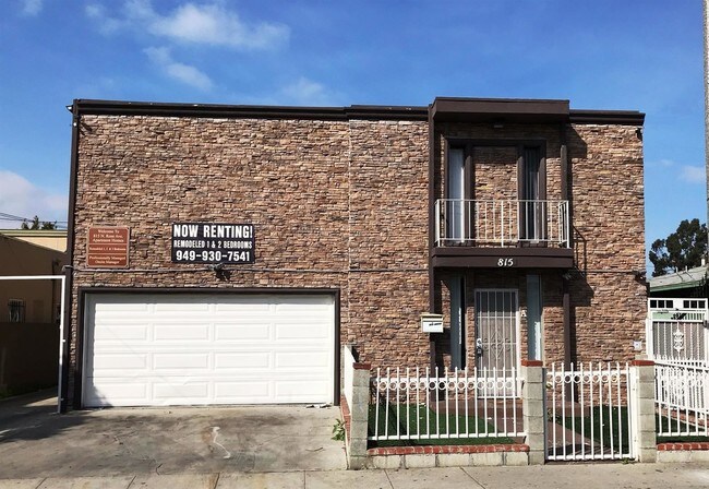 Building Photo - 815 N Rose Ave