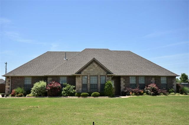 Primary Photo - 405 Obsidian Rd