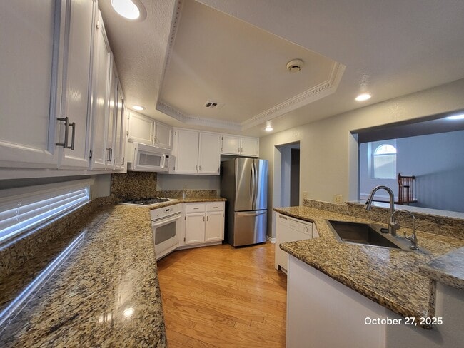 Foto del edificio - 2113 Harbor Cliff Dr