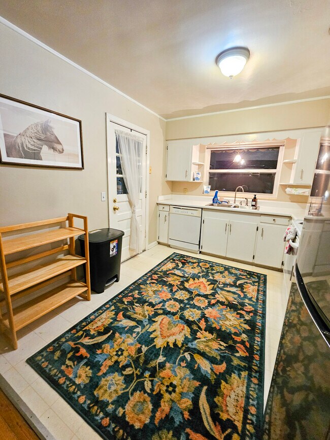 Building Photo - 3747 Coronado Rd