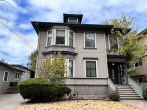 Building Photo - 1173 Park Ave E