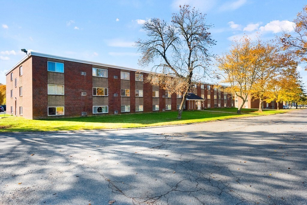 Foto principal - 2094 Phillips Rd