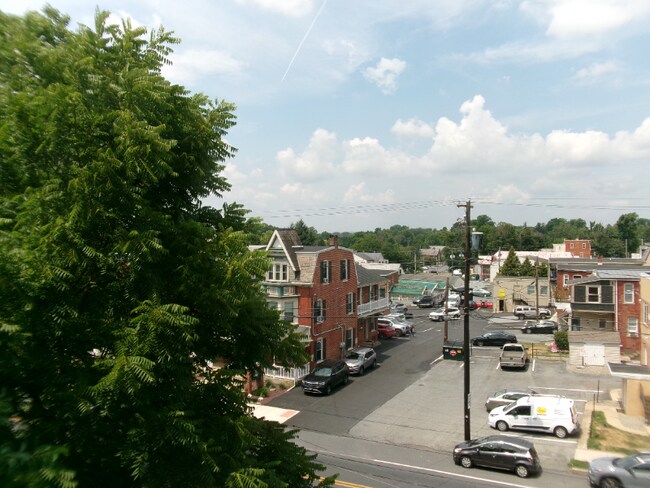 Building Photo - 844A Columbia Ave
