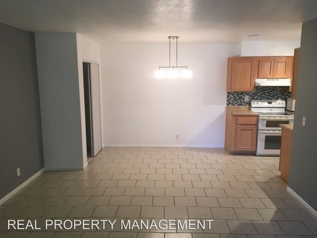 Building Photo - 3517 Folage Dr