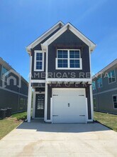 Building Photo - 203 Creek Run Way