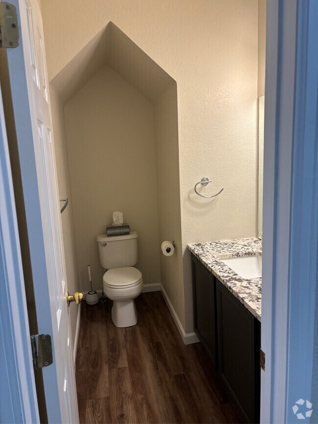 Lyn Meadows Apartments for Rent with a Yard Aurora, CO 1 Rentals