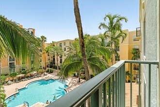 Building Photo - 720 S Sapodilla Ave