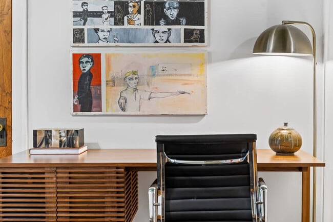 Foto del edificio - 4409 N Greenview Ave