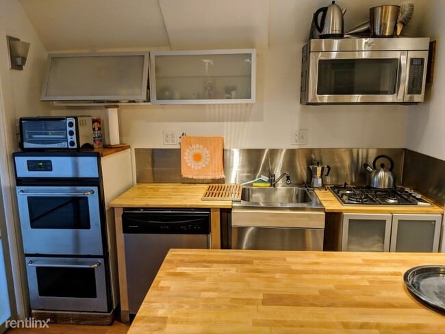Building Photo - 2 br, 1 bath House - 3755 Folsom St