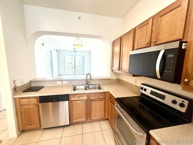 Building Photo - 3600 Oaks Clubhouse Dr