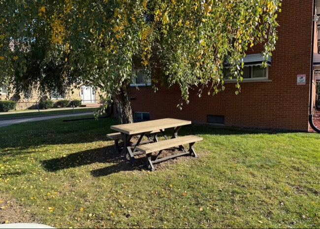 Building Photo - 16461 E 10 Mile Rd