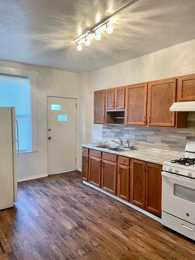 Foto principal - 638 Middle Ave